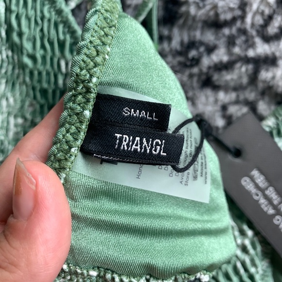 Triangl Vinca Bikini in Sacramento - Picture 3 of 4